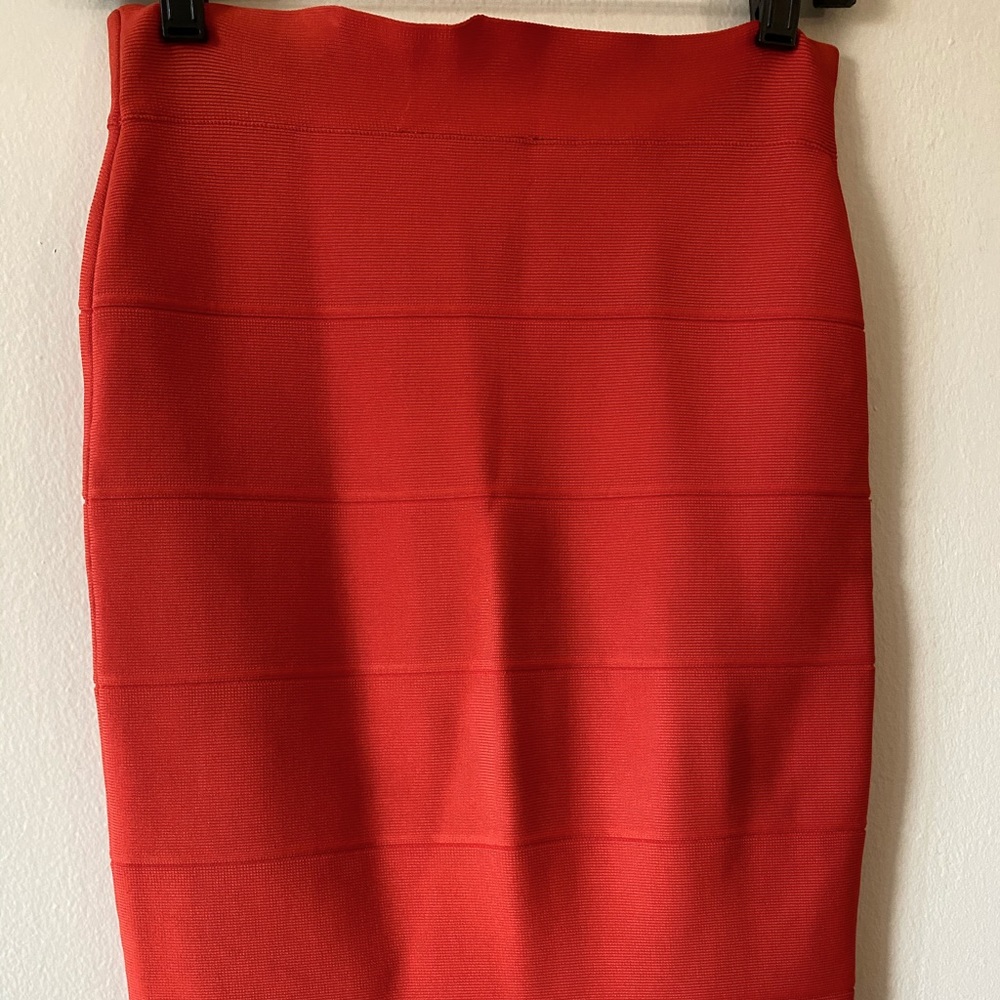 Red express skirt